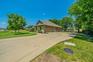 1812 Rockview Dr, Granbury, TX 76049 - Photo 21