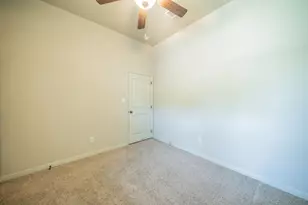 1812 Rockview Dr, Granbury, TX 76049 - Photo 15