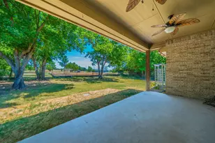 1812 Rockview Dr, Granbury, TX 76049 - Photo 23
