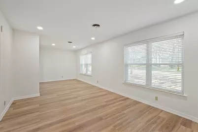 624 Hillview Drive, Hurst, TX 76054 - Photo 5