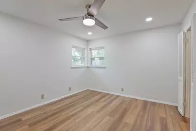 624 Hillview Drive, Hurst, TX 76054 - Photo 19