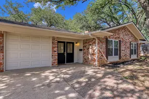 624 Hillview Dr, Hurst, TX 76054 - Photo 3