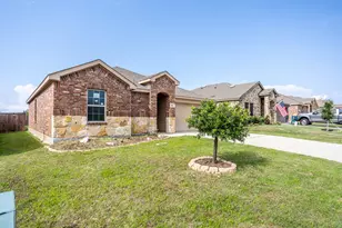 709 Alton Dr, Aubrey, TX 76227 - Photo 3