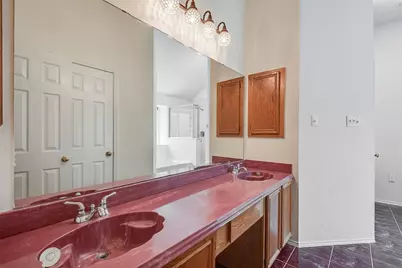 6304 Brookcrest Drive, Arlington, TX 76018 - Photo 13