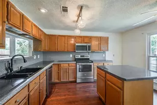 6304 Brookcrest Dr, Arlington, TX 76018 - Photo 7