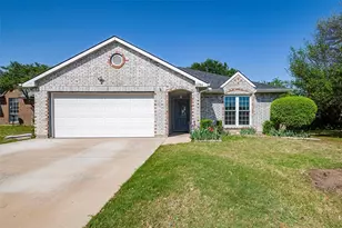 6304 Brookcrest Dr, Arlington, TX 76018 - Photo 1