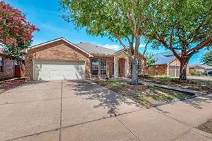 165 Hirth Dr, Crowley, TX 76036 - Photo 3