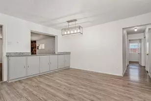 3009 W 11th St, Irving, TX 75060 - Photo 9