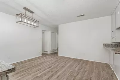 3009 W 11th Street, Irving, TX 75060 - Photo 11