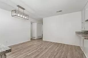 3009 W 11th St, Irving, TX 75060 - Photo 11