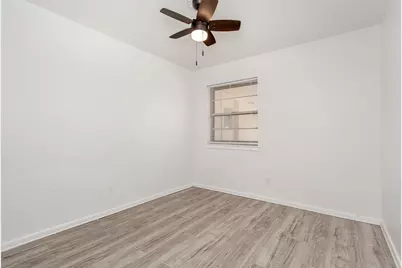 3009 W 11th Street, Irving, TX 75060 - Photo 29