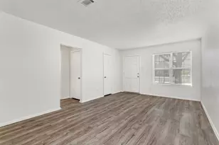 3009 W 11th St, Irving, TX 75060 - Photo 7