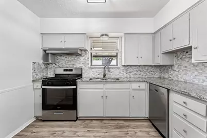 3009 W 11th Street, Irving, TX 75060 - Photo 15