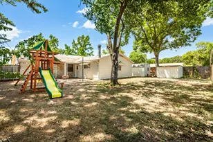 3009 W 11th St, Irving, TX 75060 - Photo 33