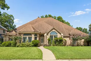 1913 Pecan Ridge Dr, Rowlett, TX 75088 - Photo 1