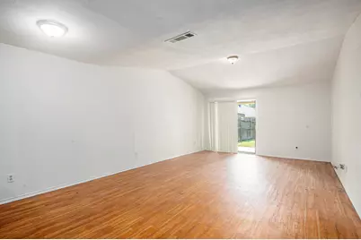 6819 W Cleburne Road, Fort Worth, TX 76133 - Photo 5