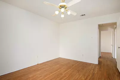 6819 W Cleburne Road, Fort Worth, TX 76133 - Photo 15