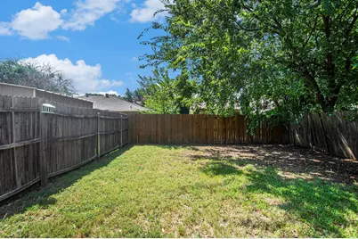 6819 W Cleburne Road, Fort Worth, TX 76133 - Photo 23