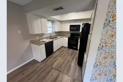 934 Robinwood Drive, Arlington, TX 76017 - Photo 5