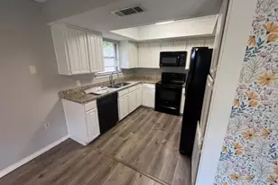 934 Robinwood Dr, Arlington, TX 76017 - Photo 5