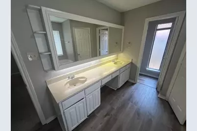 934 Robinwood Drive, Arlington, TX 76017 - Photo 15