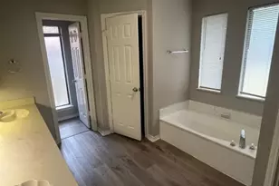 934 Robinwood Dr, Arlington, TX 76017 - Photo 13
