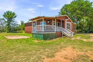 570 Armadillo Ct, Granbury, TX 76049 - Photo 3