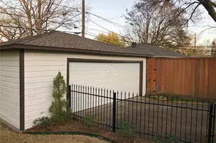 7219 Clemson Dr, Dallas, TX 75214 - Photo 9
