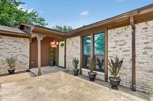 624 Hallvale Dr, White Settlement, TX 76108 - Photo 3