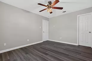 624 Hallvale Dr, White Settlement, TX 76108 - Photo 11