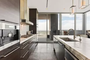 2900 McKinnon St, Dallas, TX 75201 - Photo 7