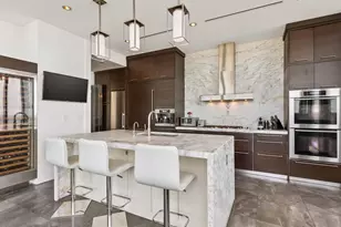 2900 McKinnon St, Dallas, TX 75201 - Photo 9