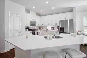 11240 Ponderosa Trl, Aubrey, TX 76227 - Photo 11