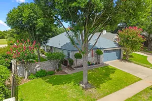 1812 Realistic Ct, Bedford, TX 76021 - Photo 5
