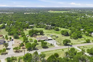 892 Highland Cir, Springtown, TX 76082 - Photo 1