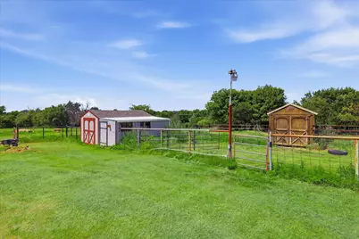 892 Highland Circle, Springtown, TX 76082 - Photo 3