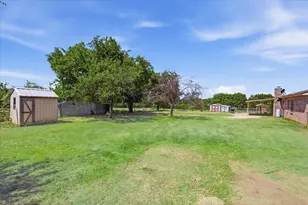 892 Highland Cir, Springtown, TX 76082 - Photo 33