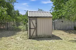 892 Highland Cir, Springtown, TX 76082 - Photo 37