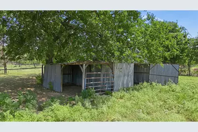 892 Highland Circle, Springtown, TX 76082 - Photo 35