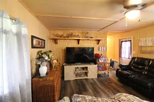 921 Crown Dr, Tool, TX 75143 - Photo 11