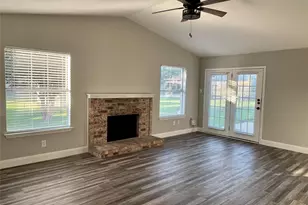 3917 Queens Ct, Garland, TX 75043 - Photo 9
