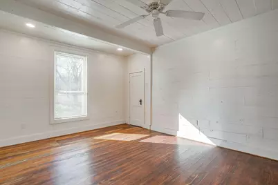 619 W Live Oak Street, Jacksboro, TX 76458 - Photo 17