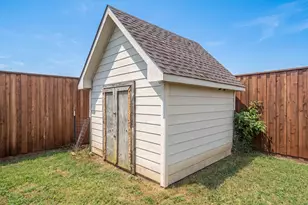 14812 Ledgeview Ct, Balch Springs, TX 75180 - Photo 33