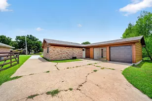 8312 Charles St, Greenville, TX 75402 - Photo 31