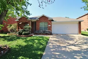 2816 Park Springs Dr, Grand Prairie, TX 75052 - Photo 1