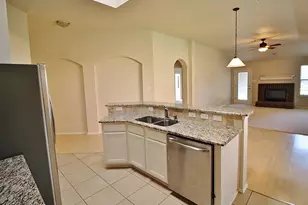 2816 Park Springs Dr, Grand Prairie, TX 75052 - Photo 9