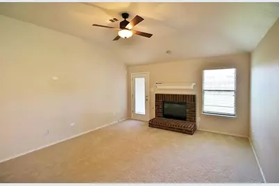 2816 Park Springs Drive, Grand Prairie, TX 75052 - Photo 3
