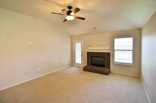 2816 Park Springs Dr, Grand Prairie, TX 75052 - Photo 3