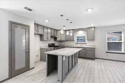 1804 Glenmore Avenue, Fort Worth, TX 76102 - Photo 11