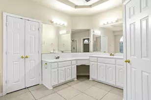 5231 Woodfield Dr, Grand Prairie, TX 75052 - Photo 25
